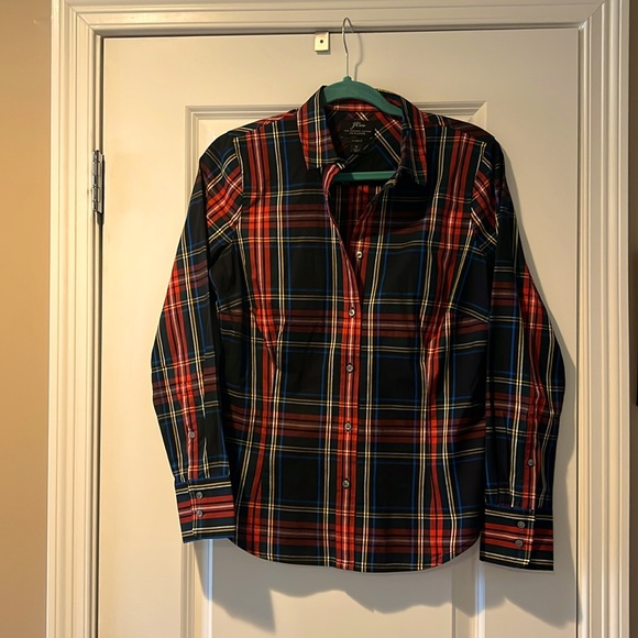 J. Crew 98% organic cotton plaid button-up shirt. Excellent condition! - Picture 5 of 8